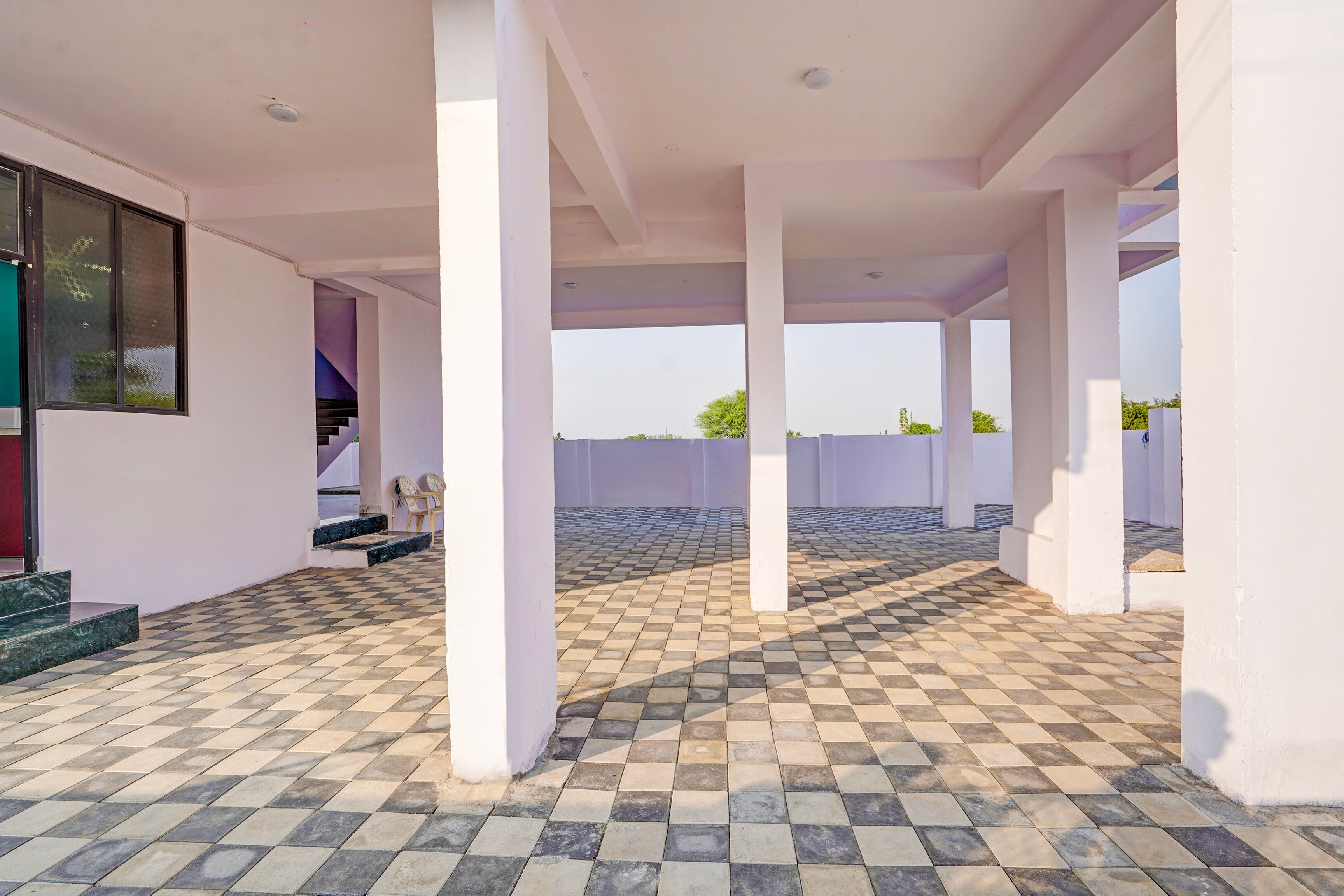 Hotel O R R - Tap to explore photos