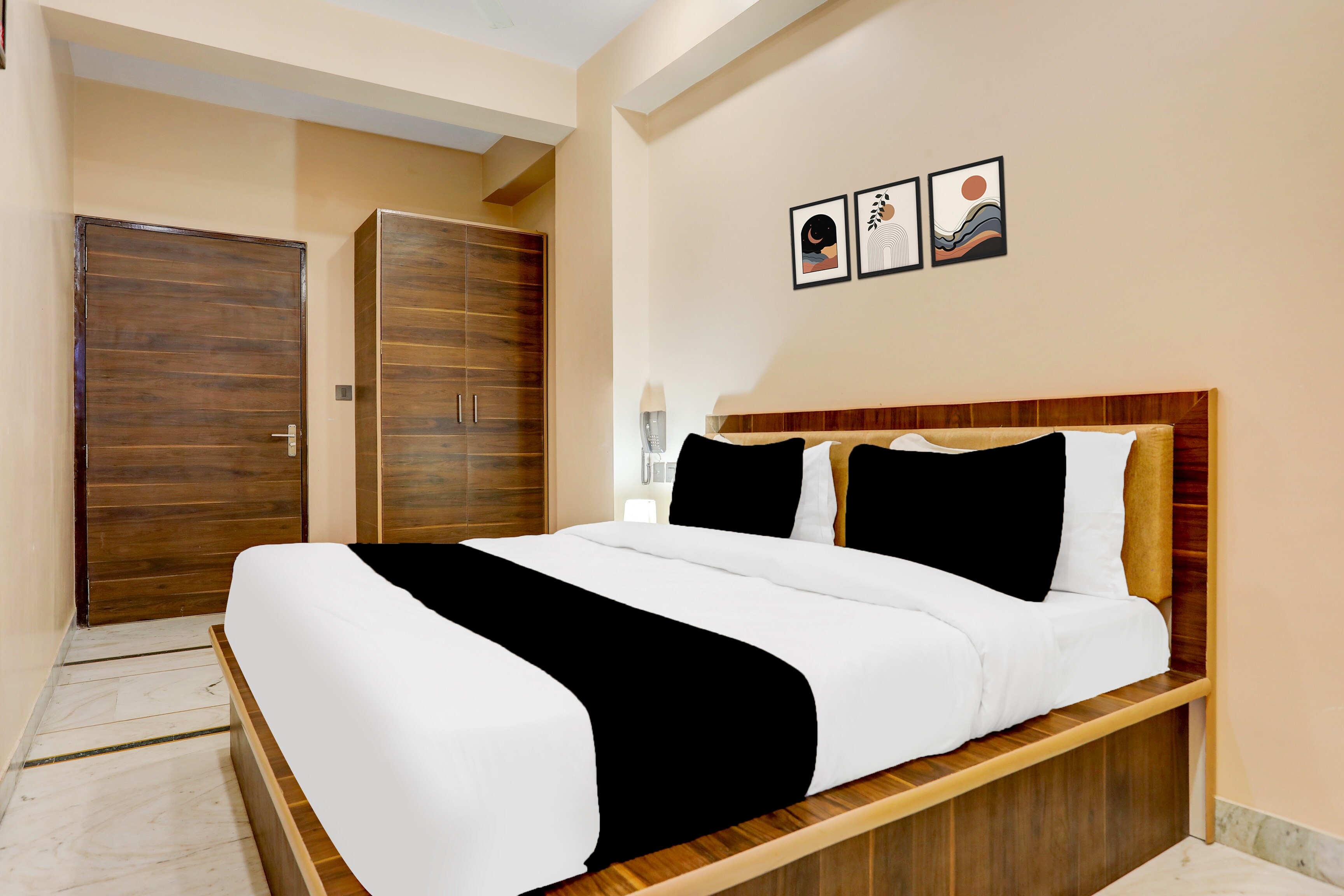 Hotel O Pearl Square - Tap to explore photos