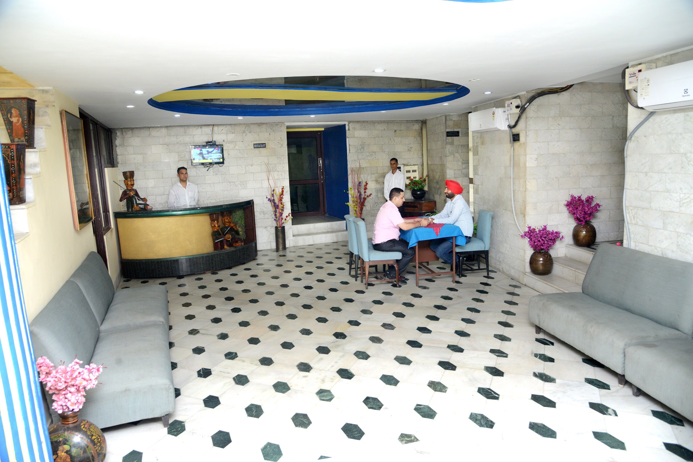 RAJMAHAL HOTEL & RESTAURANT - Tap to explore photos