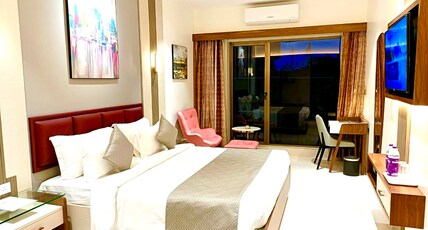 Pushpak Hotel and Convention Room Type - King Room with Balcony