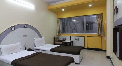 Hotel Vaishali Room Type - Deluxe Room Non AC