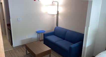 Holiday Inn Express Hotel & Suites Weston Room Type - 2 Queen Beds Suite Sofa Bed