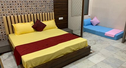 Devista Hotel | Rooms in a Homestay Room Type - Standard Triple Bed