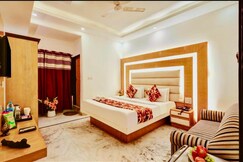 Hotel Hindustan International near Connaught Place and New Delhi Railway Station