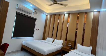 Hotel Shri Sai Palace Ayodhya Room Type - Triple Bed Room