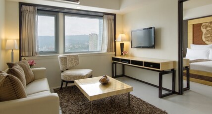 QUEST HOTEL CONFERENCE CENTER Room Type - JUNIOR SUITE QUEST HOTEL CONFERENCE CENTER Room Type - JUNIOR SUITE
