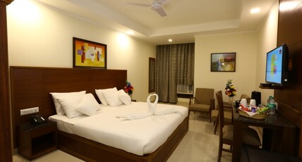 Hotel Rainbow Room Type - Deluxe Room