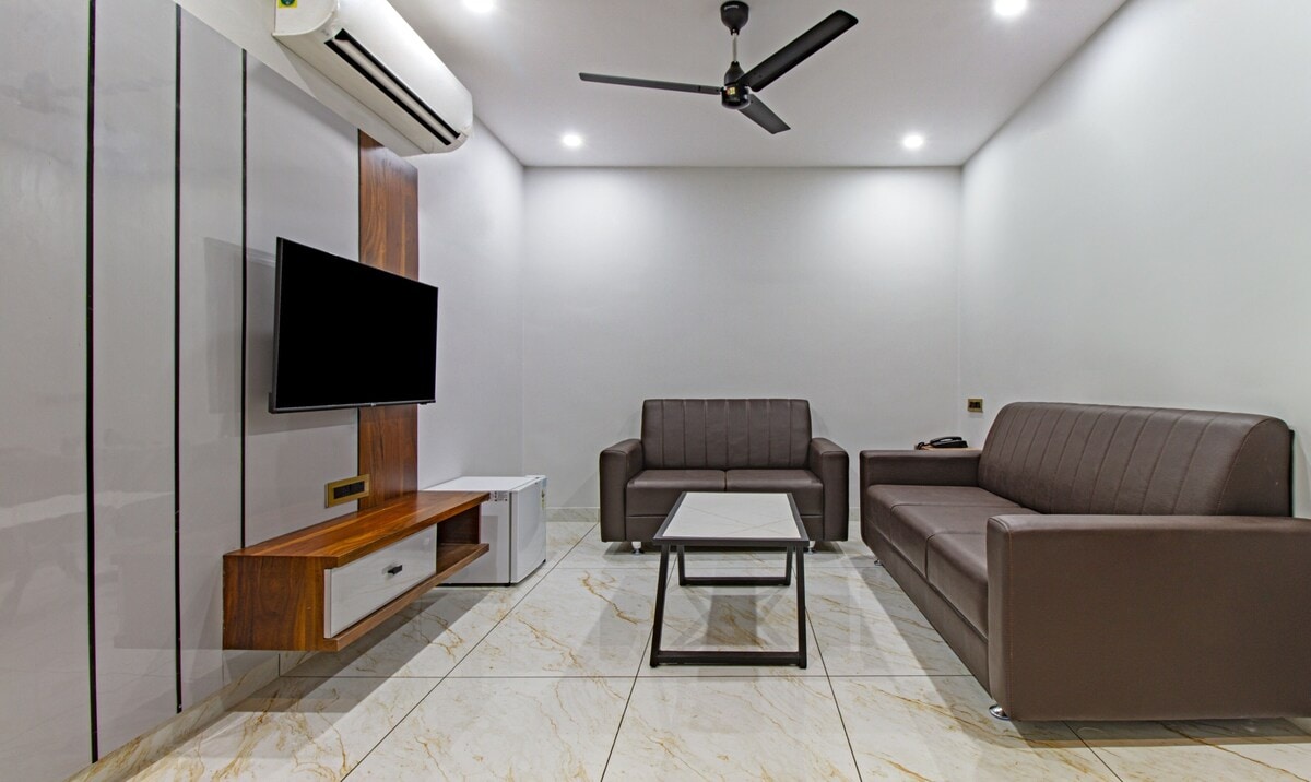 Hotel Abhi Suites - Tap to explore photos