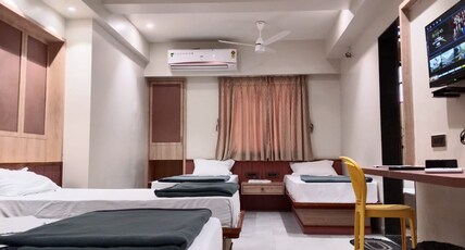 Hotel Dhanashri Room Type - 5 Bedded Room Non Ac
