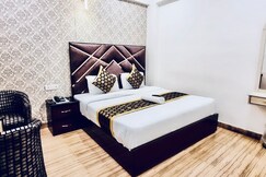 Hotel Suncity @Harkipauri road by Pleasant stayz