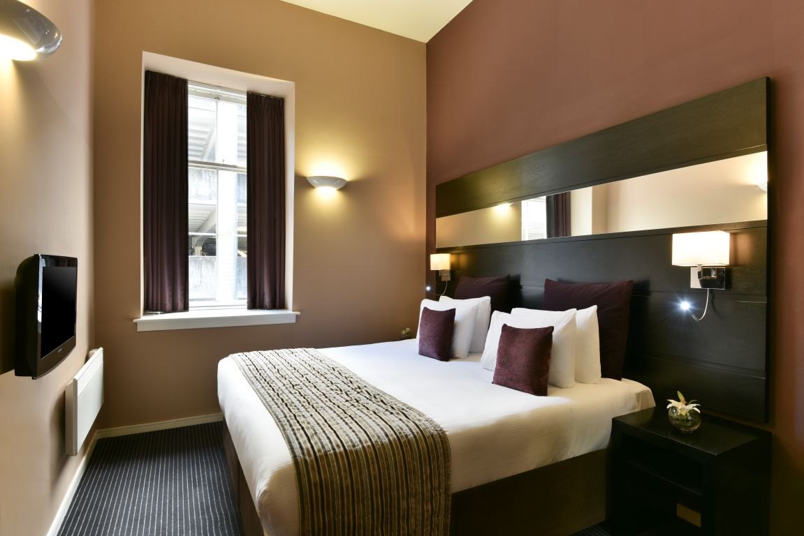 Fraser Suites Glasgow - Tap to explore photos