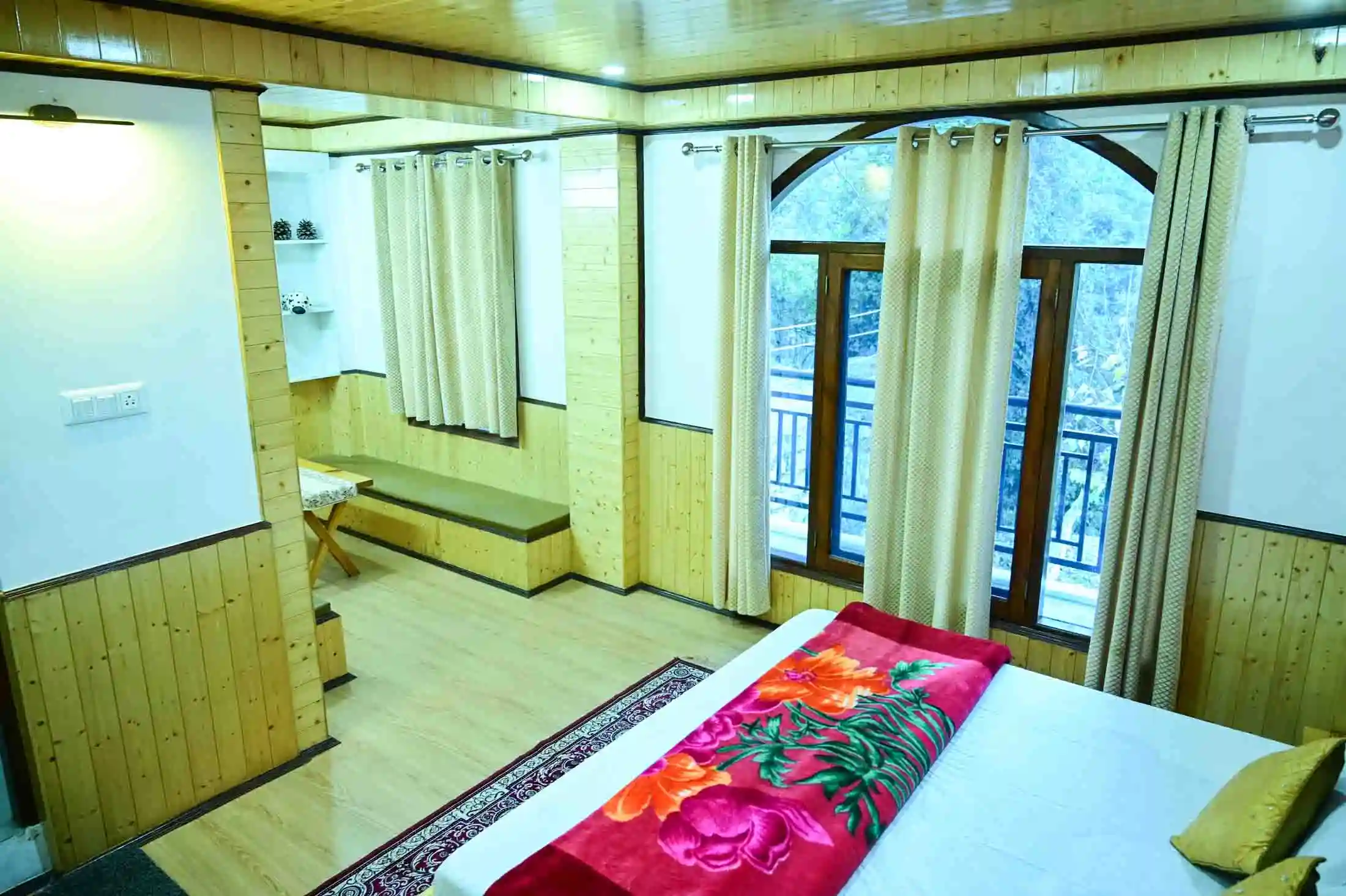 Hatu Peak View 3BR Villa | Narkanda by Homeyhuts - Tap to explore photos