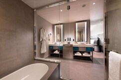 DoubleTree by Hilton Osaka Castle