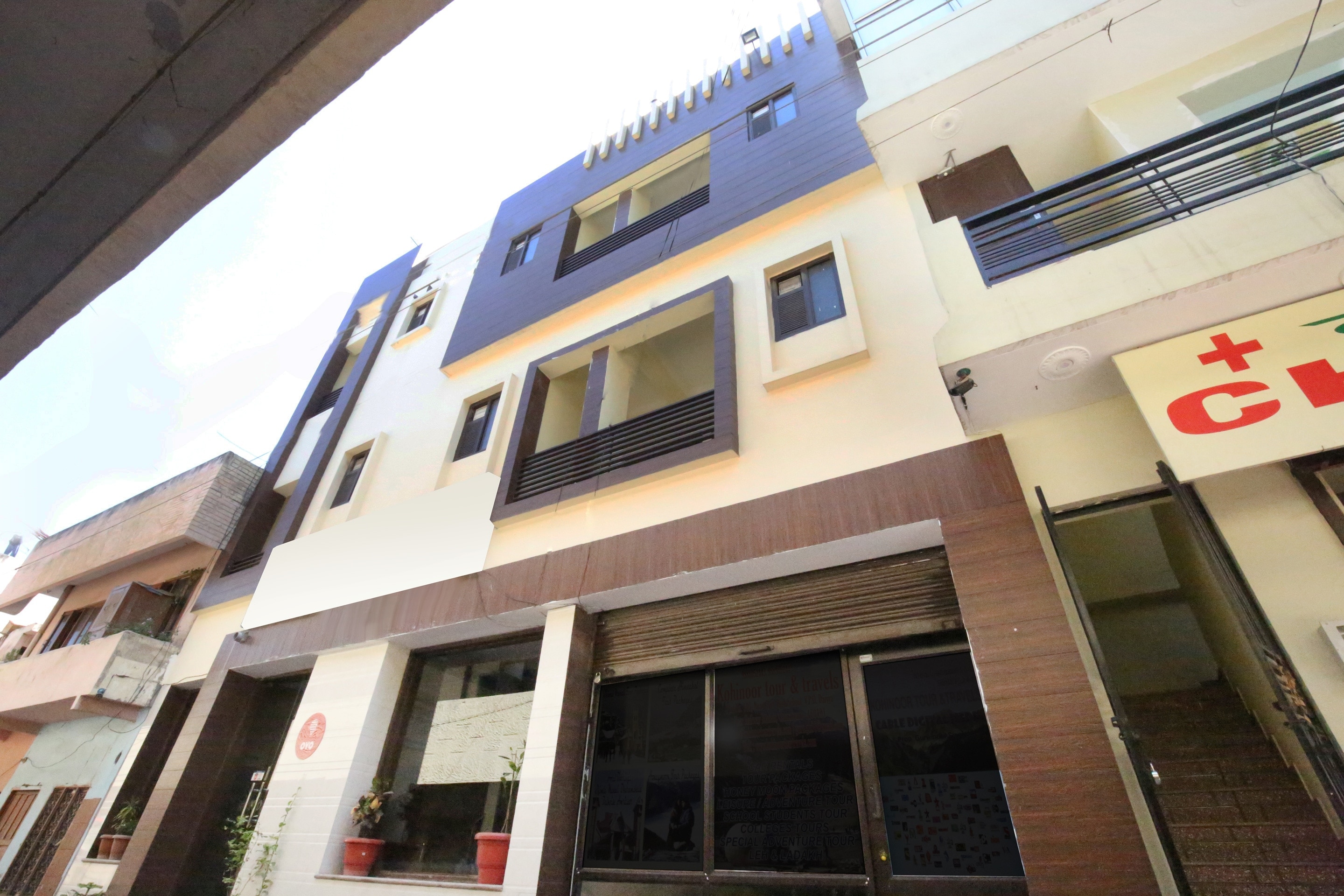 Hotel O Kohinoor City - Tap to explore photos