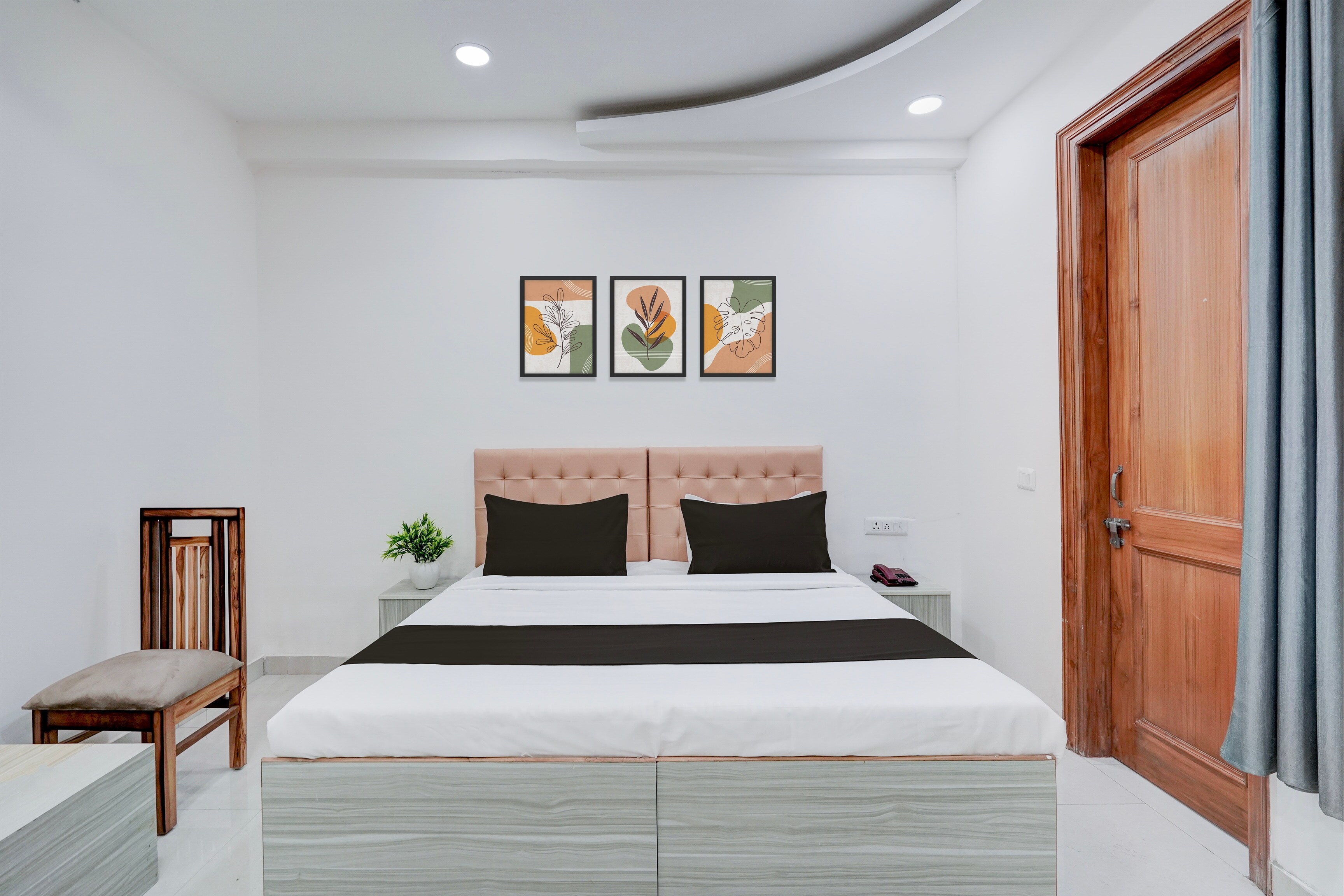 Townhouse Sector 135 Noida - Tap to explore photos