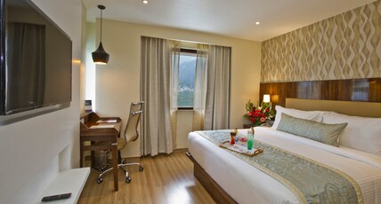 Aatmayog Luxury Manor  Hilltop Centrally Heated Resort Room Type - SUPERIOR VALLEY VIEW ROOM