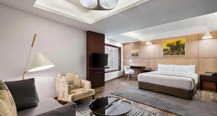 Howard Johnson by Wyndham, Kolkata Airport Room Type - 1 Queen Bed, Junior Suite, Non-Smoking Howard Johnson by Wyndham, Kolkata Airport Room Type - 1 Queen Bed, Junior Suite, Non-Smoking