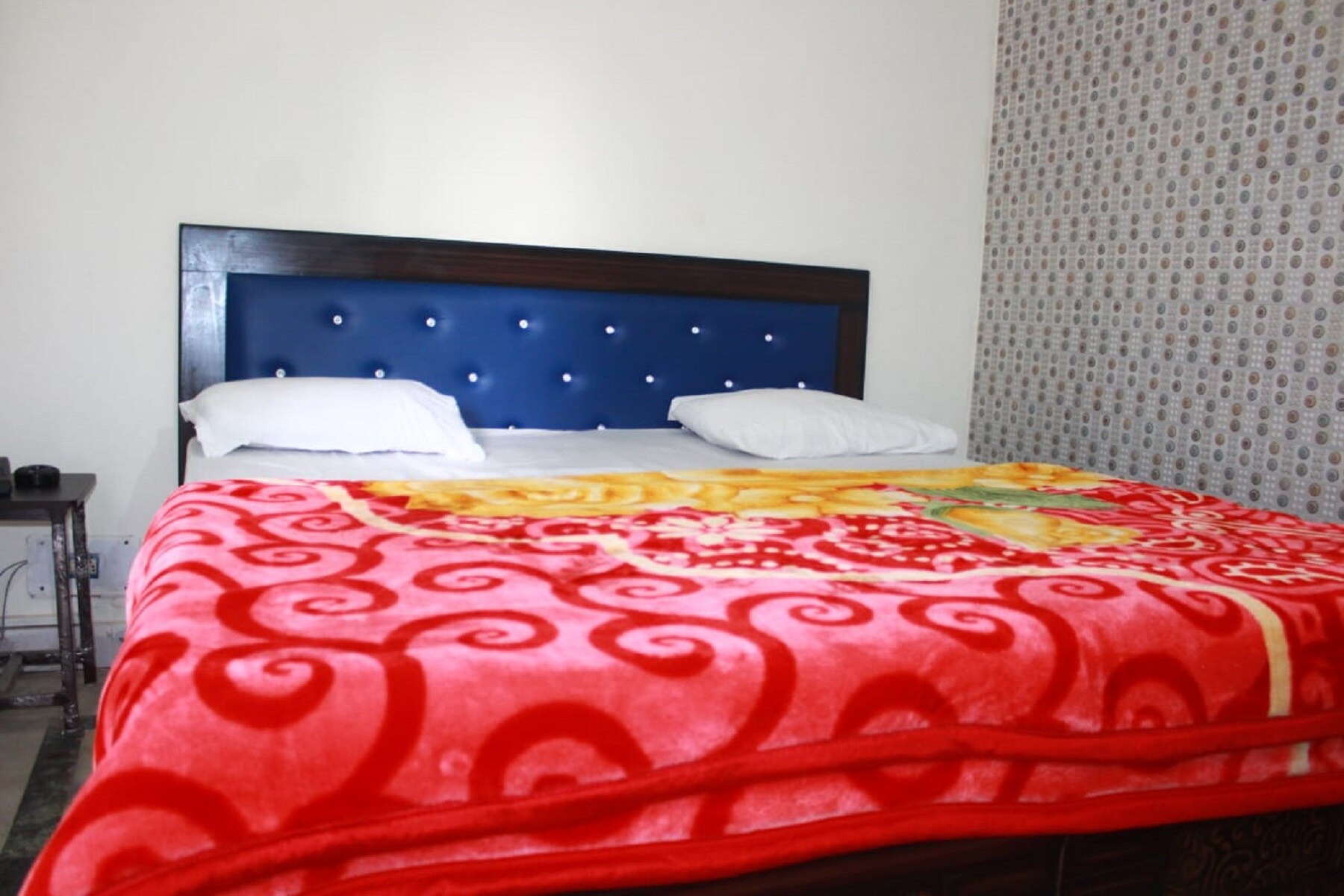 Hotel Arun Palace - Tap to explore photos