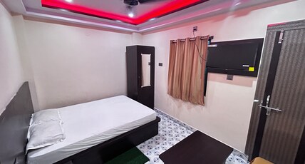 SS Hotel 50 Meters From Gaya Railway Station Room Type - Budget Non-Ac Room ( Limited Amenities)