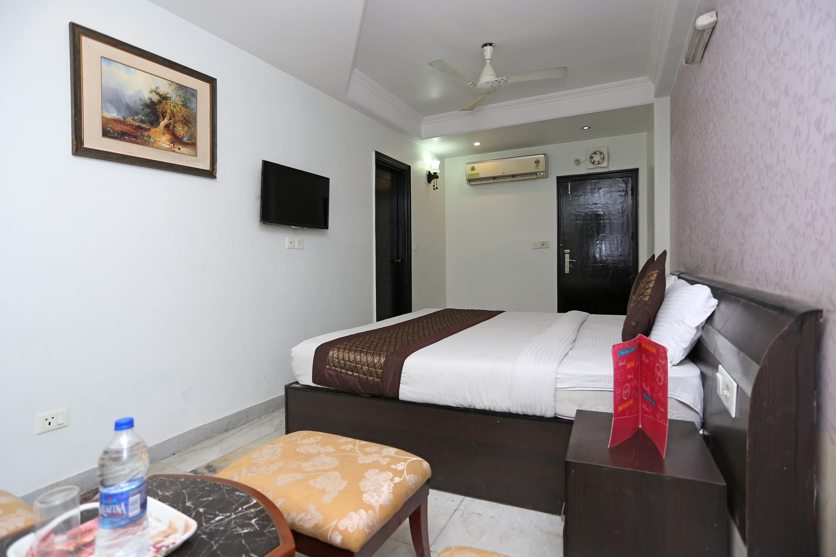 Hotel O Delhi Aerocity Inn - Tap to explore photos