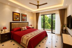 The Rose Studio with Balcony Golf Course Road