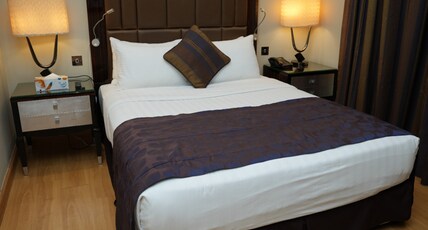 Premium Strato Hotel Doha Room Type - Standard Queen Room