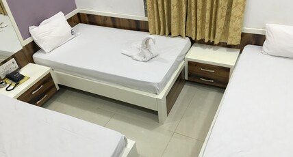 Gem Palace Room Type - Economy Triple AC Room