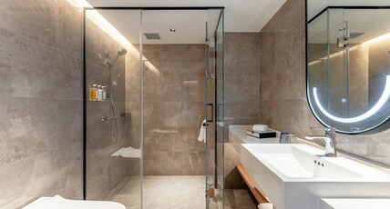Holiday Inn Wuhan Riverside, an IHG Hotel Room Type - 1 Queen Premium Riverview High Floor