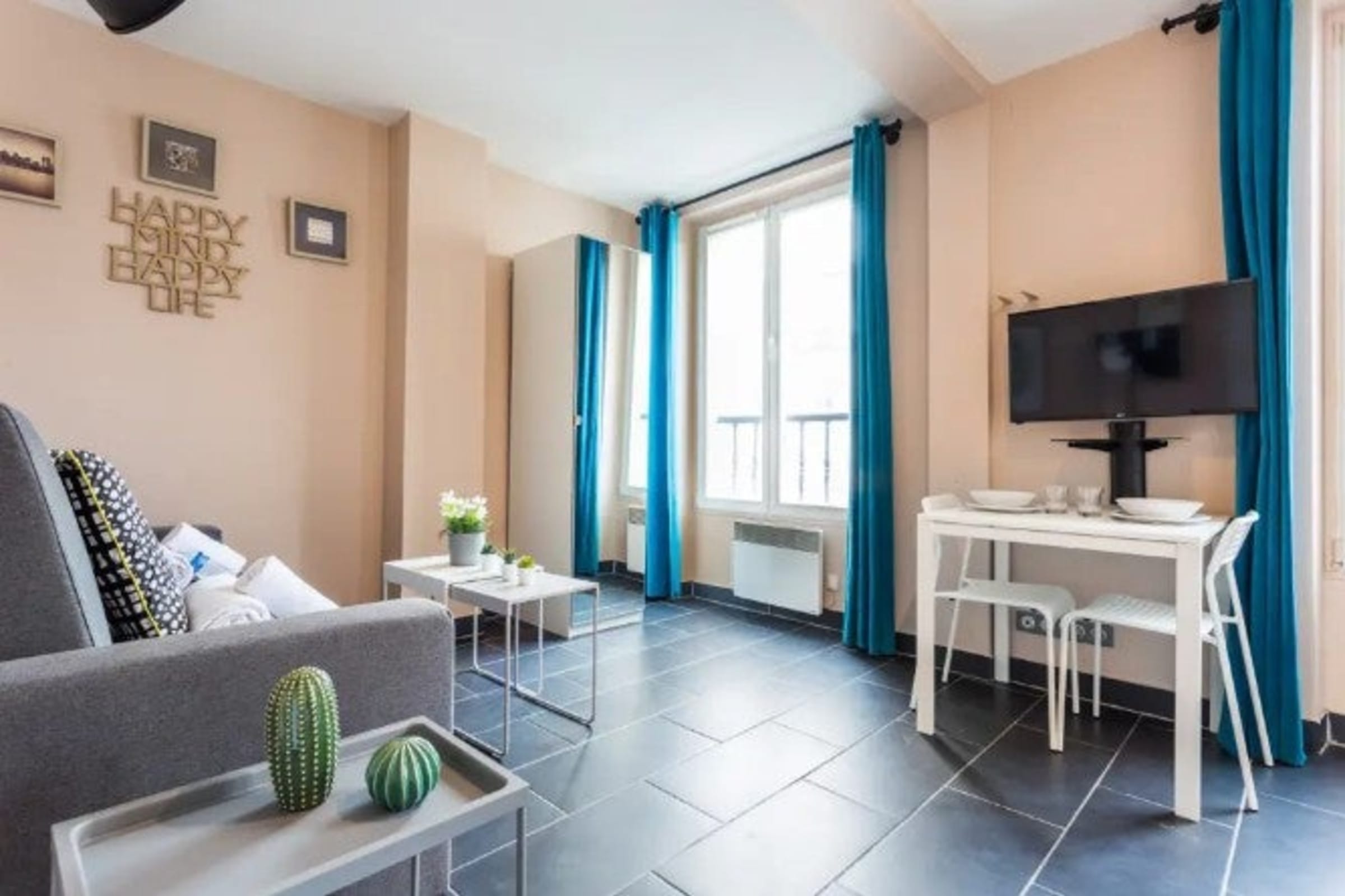 Magnifique Studio 5 - Close to Paris - Tap to explore photos