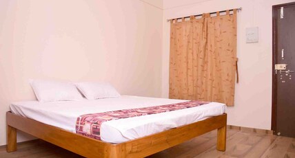 Shree Hotel Room Type - Double occupancy family Room - AC