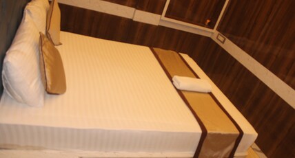 Hotel International Room Type - Luxury Room 2