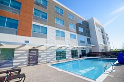 Holiday Inn Express & Suites McKinney - Frisco East