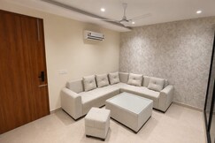 Your Perfect Studio Awaits Couple Friendly