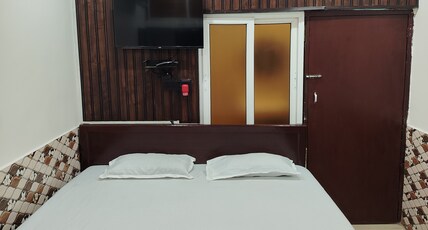 LILYMA LODGE Room Type - AC Bedroom With Shared Bathroom (Ground Floor)