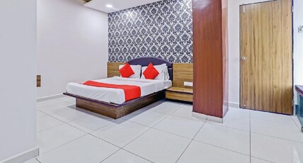 Hotel Shiv Inn Room Type - Deluxe Room