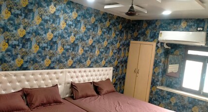 Hari International Room Type - Super Deluxe Room
