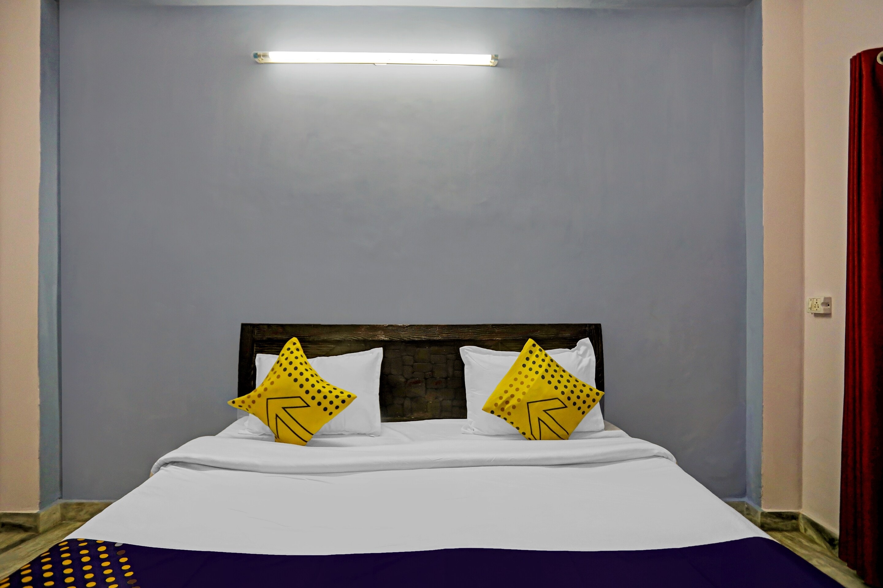 RAJ HOTEL VIP - Tap to explore photos