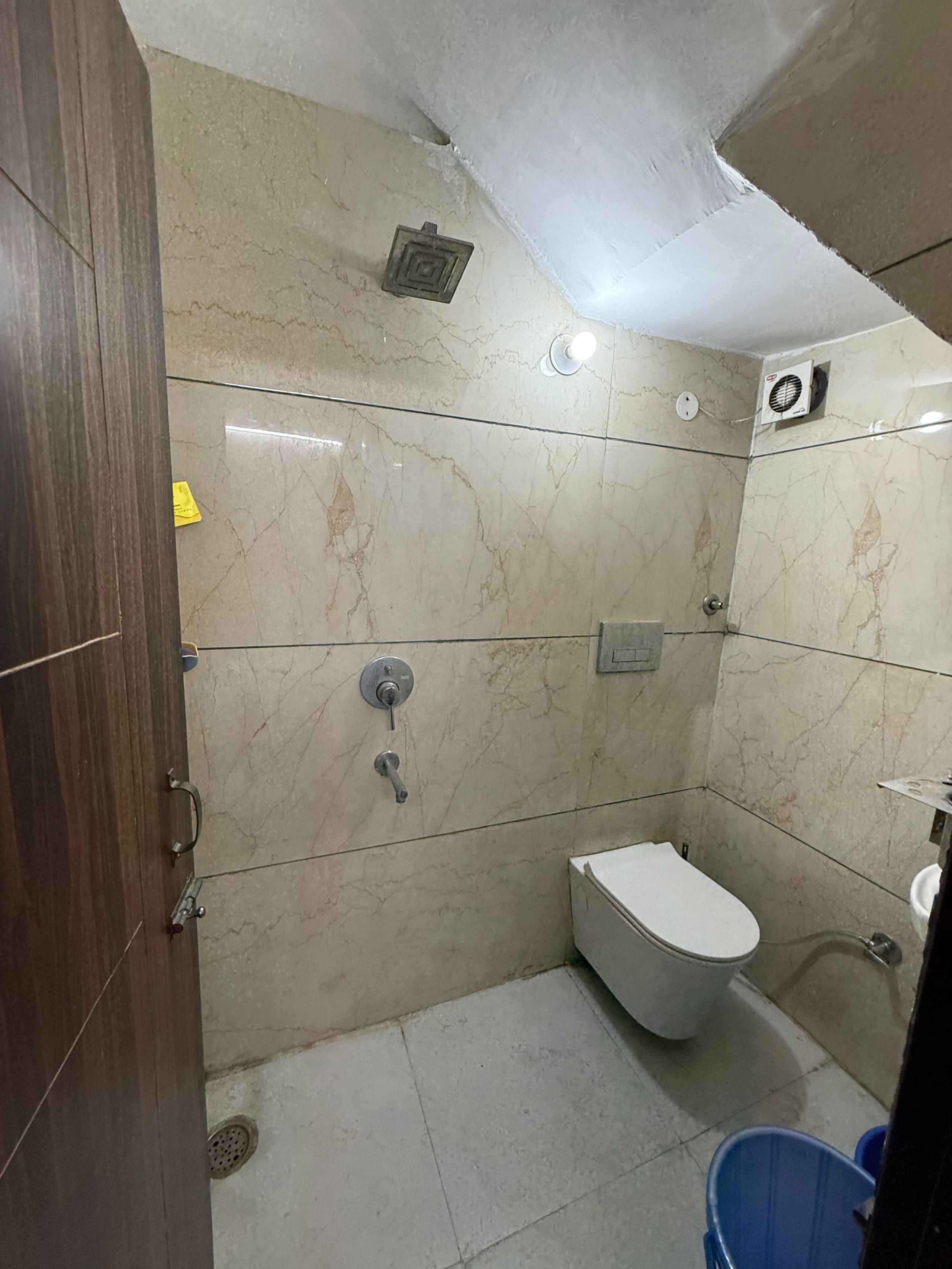 Anandalaya Independent Spacious Premium Studio - Tap to explore photos