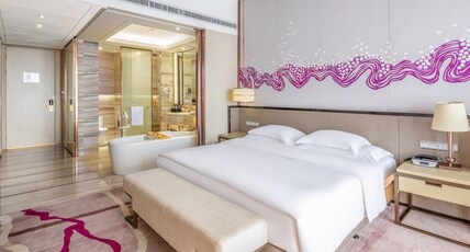 Crowne Plaza Yibin, an IHG Hotel Room Type - 1 King Premium