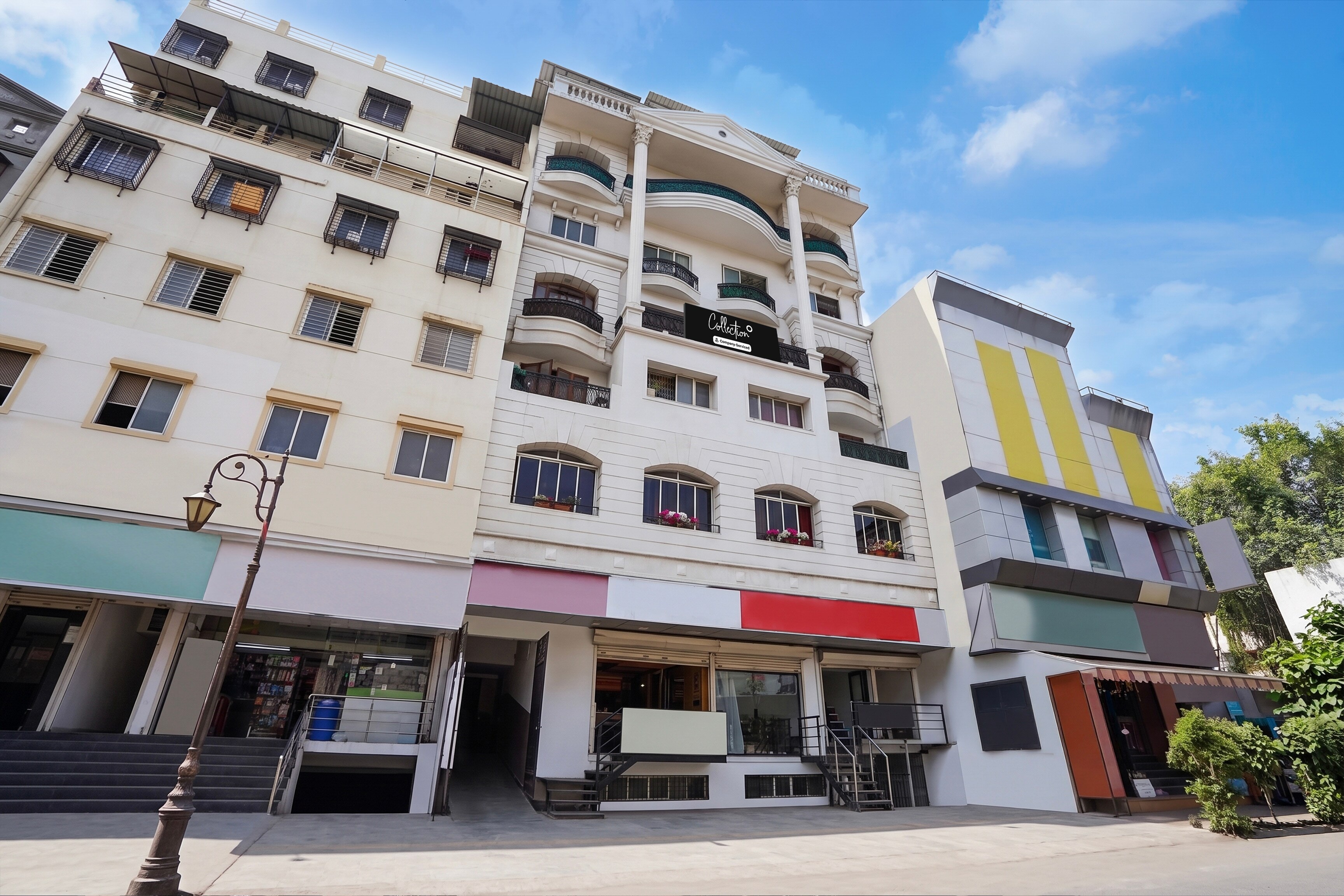 Collection O Dagdu Seth Ganpati Crossway Formerly Malwade Motels - Tap to explore photos