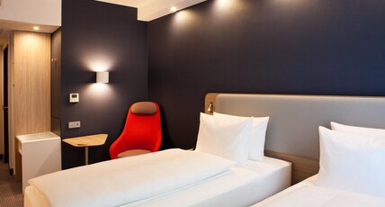 Holiday Inn Express - Siegen Room Type - 2 Single Standard Courtyard View