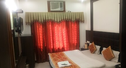 Hotel Char Chinar Room Type - Deluxe Room