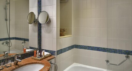 M Room Type - Classic Twin Sea View
