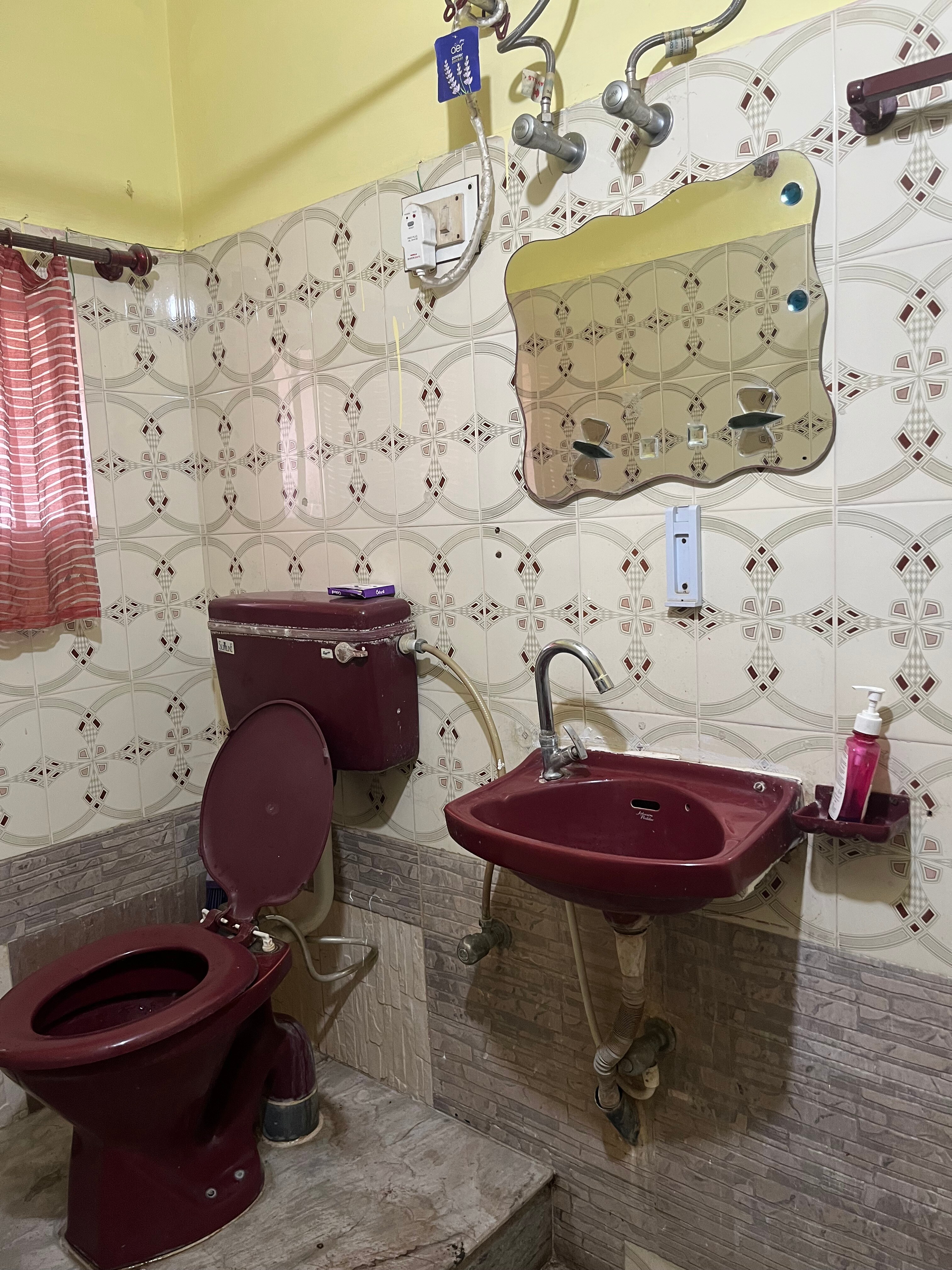 Gem Backpackers Hostel - Tap to explore photos
