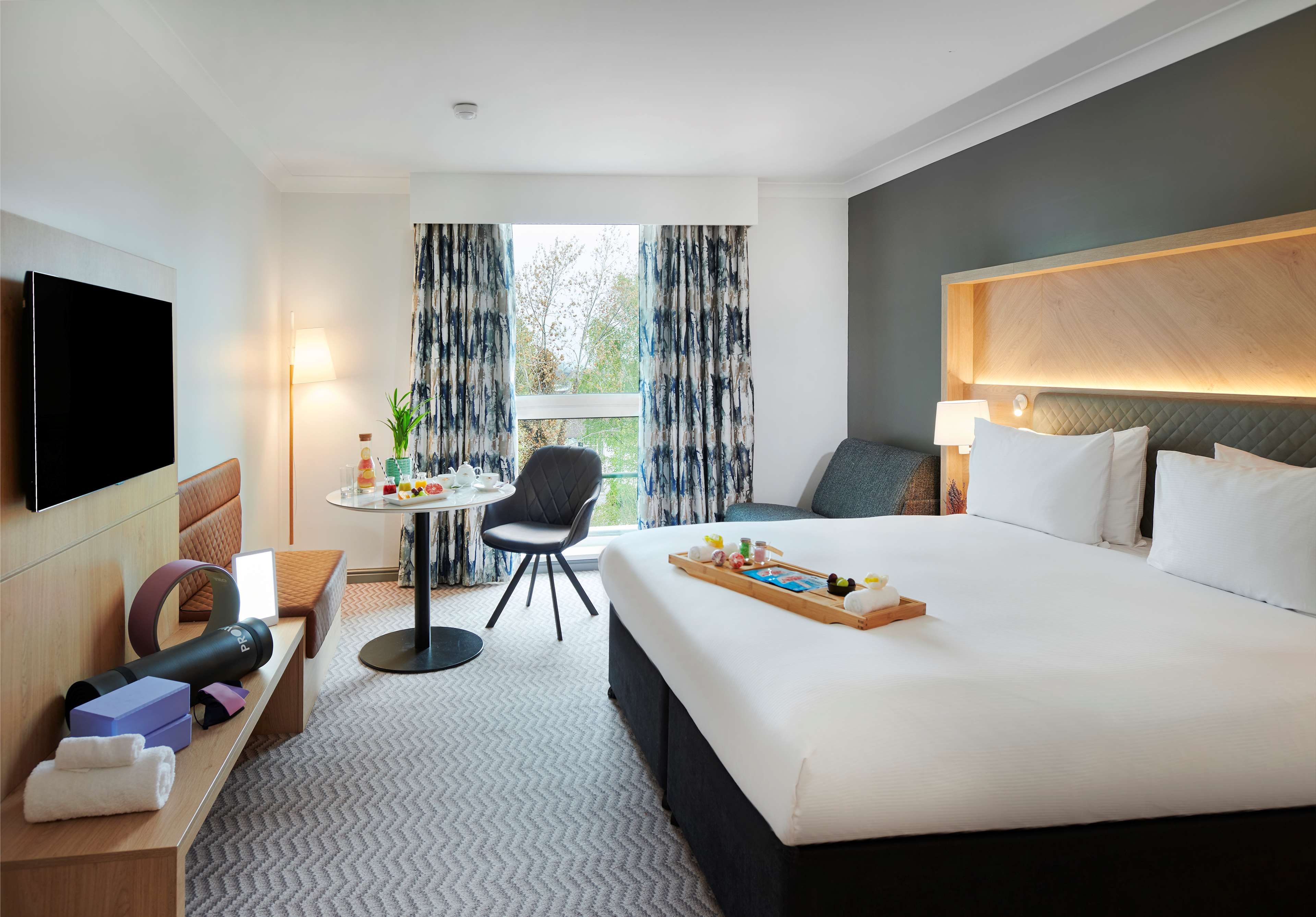 Hilton London Croydon - Tap to explore photos