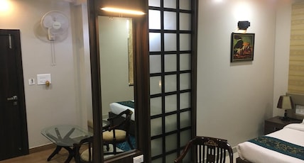 Hotel Ozas Grand - INFRONT OF BHU TRAUMA CENTER Room Type - Suite Room