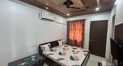 Hotel Shree Radhe Room Type - Deluxe Double Bed Room with Balcony