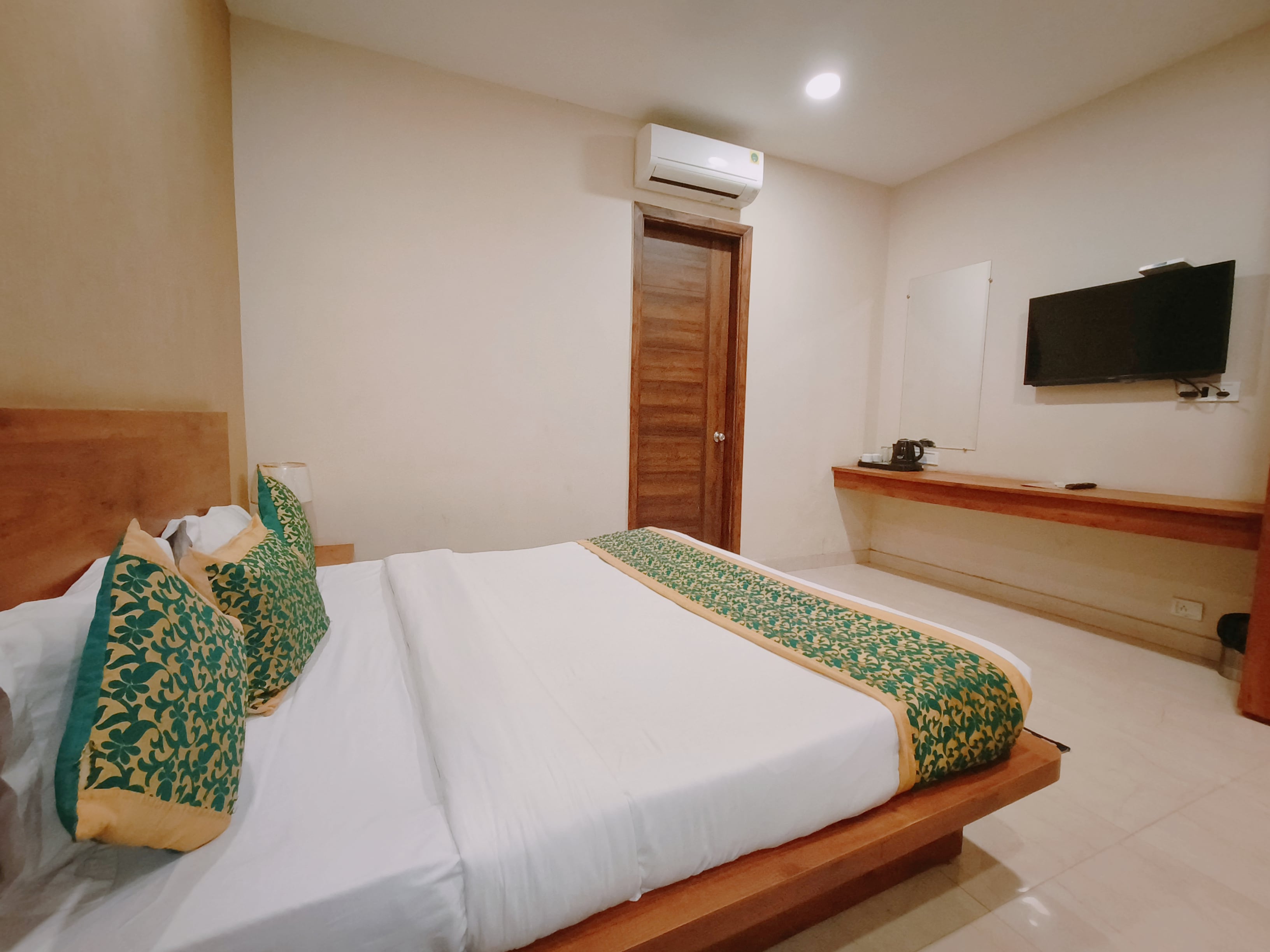 Hotel Grand Fortune - Tap to explore photos