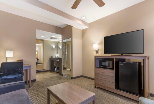Best Western Plus Landing View Inn & Suites
