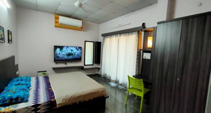 Shrivardhan Stay Homes Room Type - Penthouse Suite 301